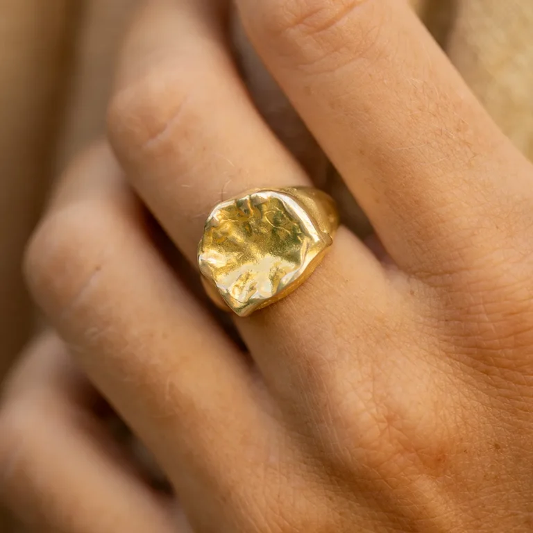 Lora Ring