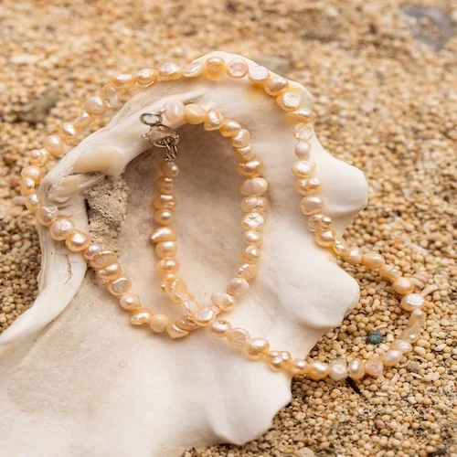 Raw Pearl Choker Necklace Mini