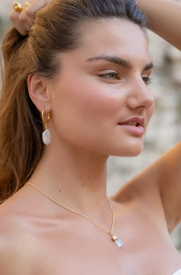 Nia hoop earrings with flat pearl