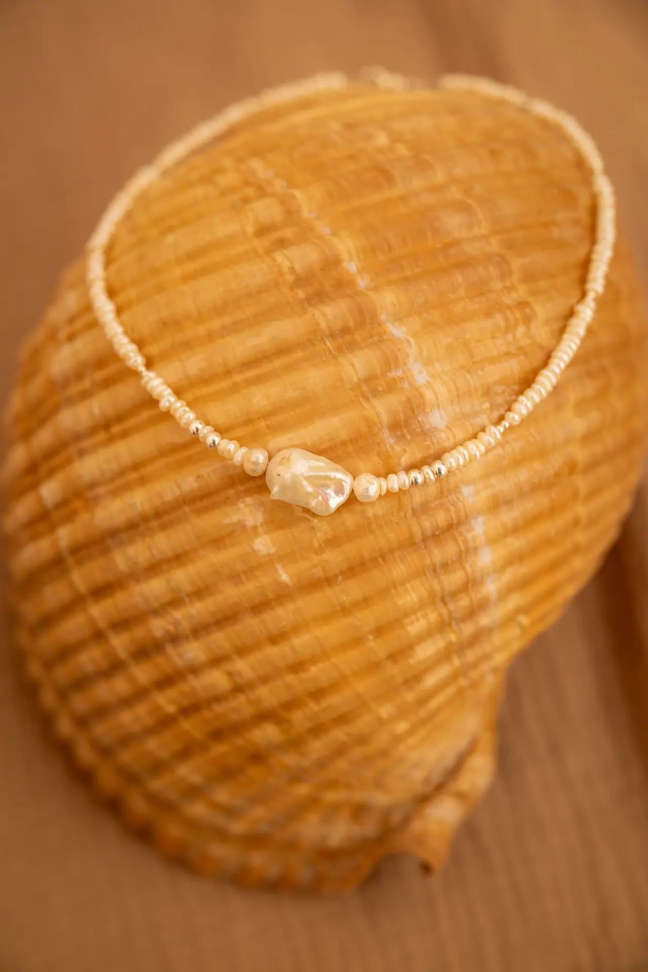 Pearl Choker Silver Tide - Image 3
