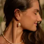 Simple Pearl earrings Lara